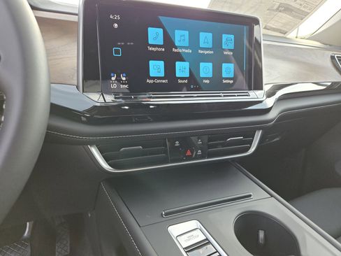 New 2026 Volkswagen Atlas SE image 11