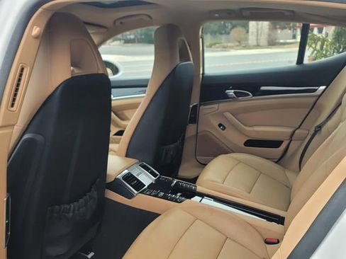 Used 2016 Porsche Panamera 4 image 12