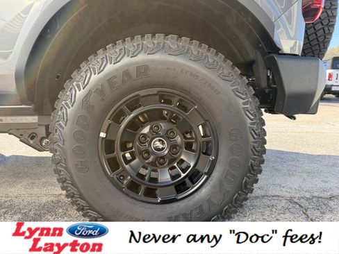 New 2025 Ford Bronco 4-Door image 32