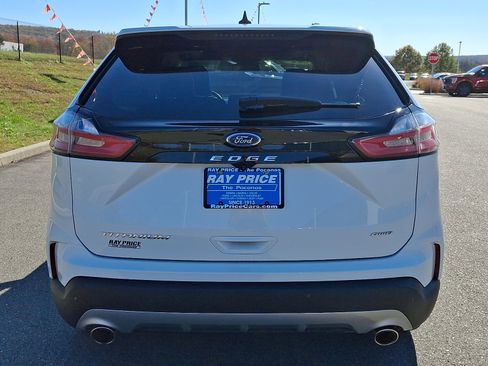 Certified 2022 Ford Edge Titanium w/ Equipment Group 301A image 5