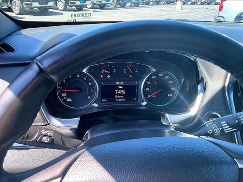 Used 2023 Chevrolet Traverse LT AWD/4WD image 26
