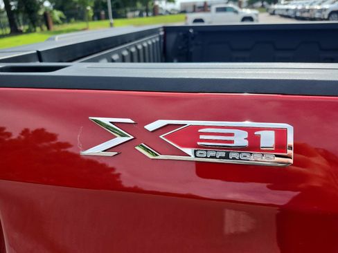 Certified 2023 GMC Sierra 1500 SLT w/ SLT Premium Package AWD/4WD image 5
