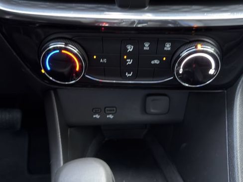 Used 2025 Buick Encore GX Sport Touring FWD image 19