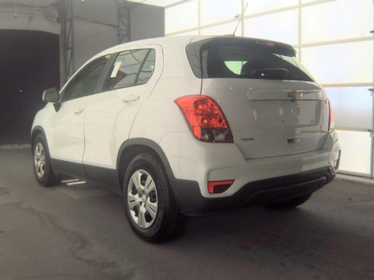 Used 2017 Chevrolet Trax LS FWD image 2