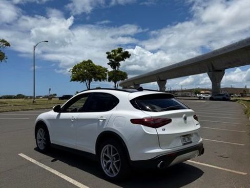 Used 2018 Alfa Romeo Stelvio Ti Sport AWD/4WD image 4