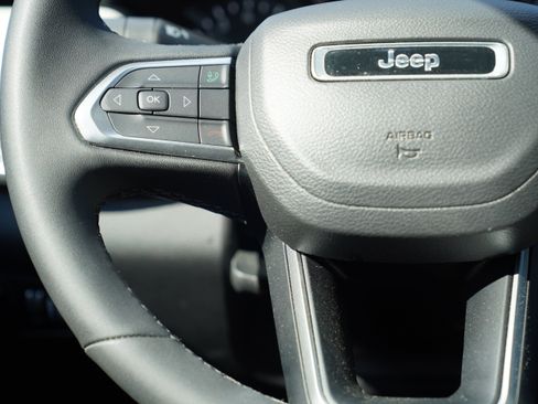 Used 2026 Jeep Compass Limited AWD/4WD image 18