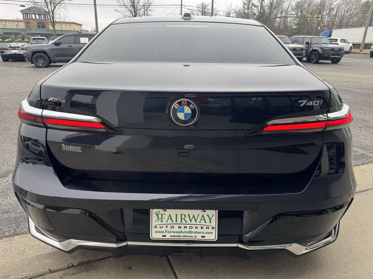Used 2025 BMW 740i xDrive AWD/4WD image 40