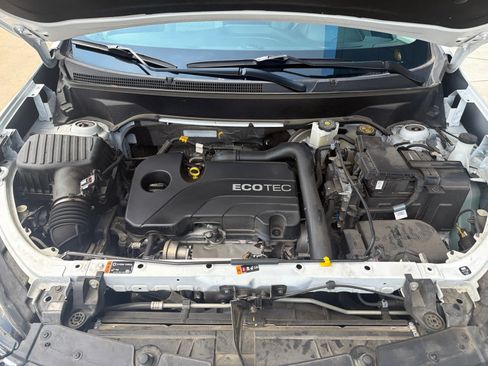 Used 2022 Chevrolet Equinox LS w/ LS Convenience Package FWD image 12
