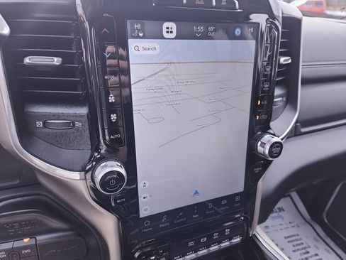 Used 2024 RAM 4500 Laramie image 18