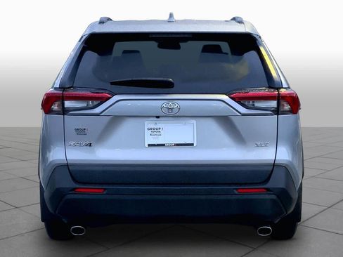 Used 2024 Toyota RAV4 XLE FWD image 5