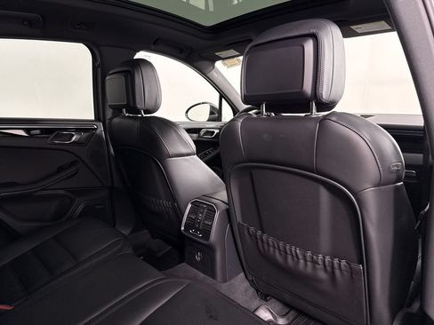 Certified 2026 Porsche Macan AWD/4WD image 25