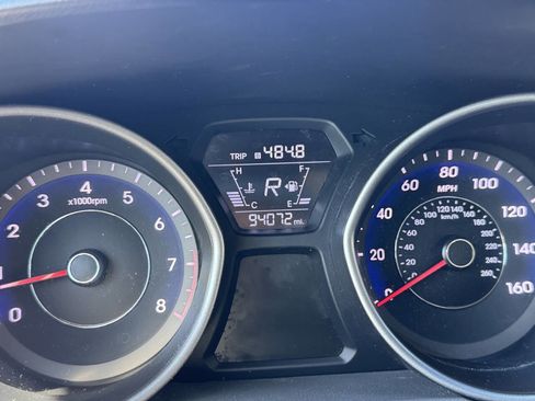 Used 2015 Hyundai Elantra SE image 20