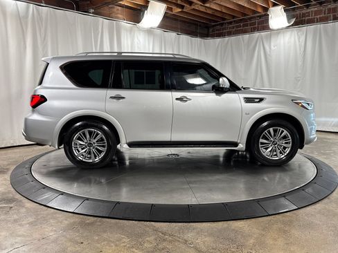 Used 2018 INFINITI QX80 4WD w/ Driver Assistance Package image 9