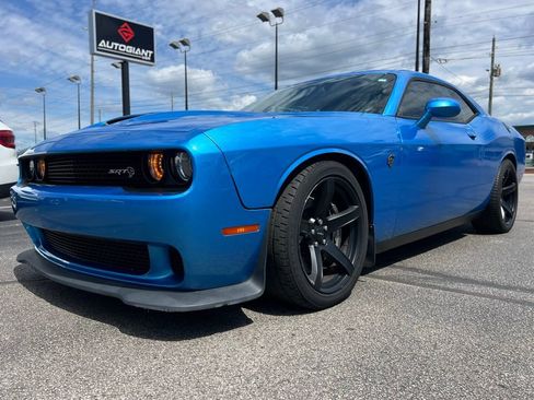 Used 2018 Dodge Challenger SRT Hellcat image 12
