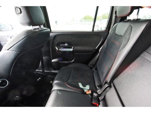 Used 2023 Mercedes-Benz GLB 250 image 12