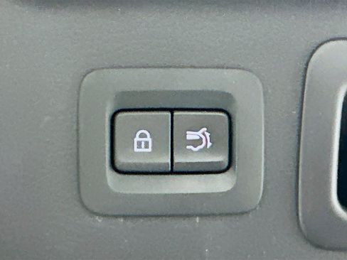 Used 2024 MAZDA CX-90 Plug-In Hybrid w/ Premium Pkg image 33