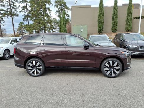 New 2025 Volvo EX90 Plus w/ Protection Package Premier image 2