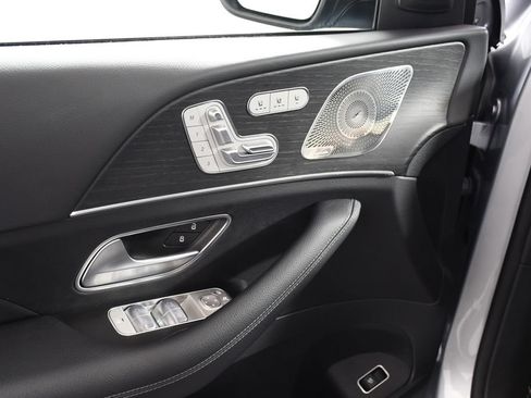 Used 2024 Mercedes-Benz GLS 450 4MATIC image 15