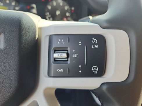 Used 2025 Land Rover Defender 110 S image 18