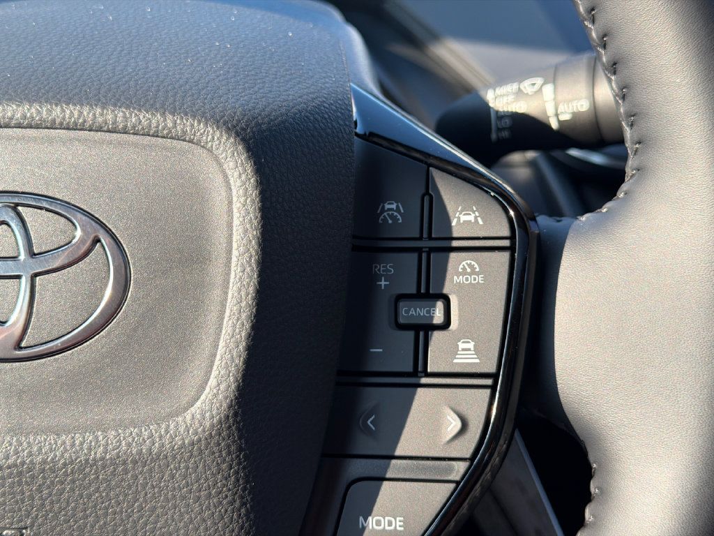New 2027 Toyota Prius Limited w/ Limited Premium Package FWD image 31