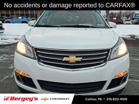 Certified 2017 Chevrolet Traverse LT w/ Style and Technology Package image 2
