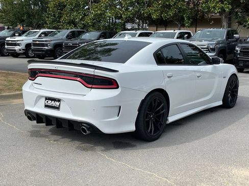 Used 2018 Dodge Charger R/T RWD image 7