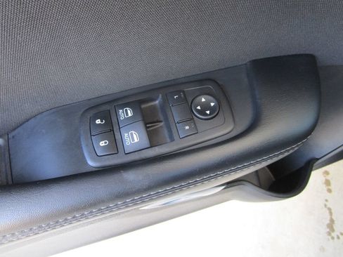 Used 2023 Dodge Challenger SXT RWD image 17