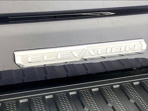 Used 2022 GMC Sierra 1500 Elevation w/ X31 Off-Road Package AWD/4WD image 7