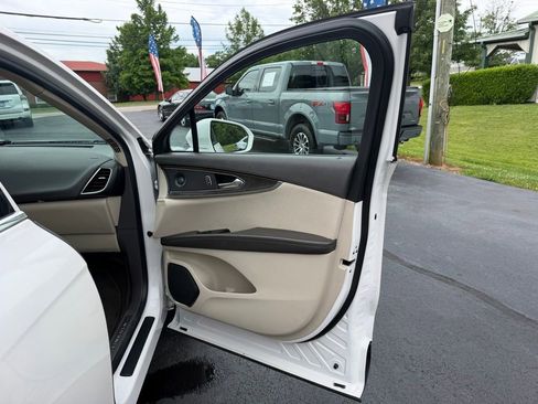 Used 2019 Lincoln Nautilus Reserve AWD/4WD image 22