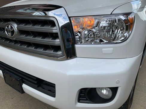 Used 2010 Toyota Sequoia Platinum RWD image 55
