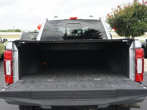 Used 2022 Ford F350 Lariat w/ Black Appearance Package AWD/4WD image 32
