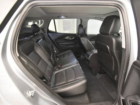 Used 2024 GMC Terrain SLT w/ Elevation Edition AWD/4WD image 18