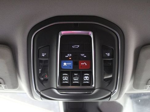 Used 2022 Jeep Grand Cherokee Limited w/ MOPAR Finishing Package AWD/4WD image 24