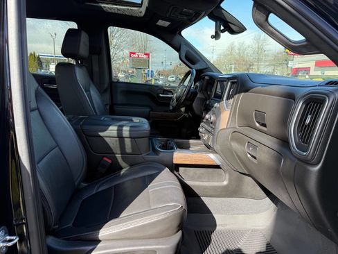 Used 2019 Chevrolet Silverado 1500 High Country image 19