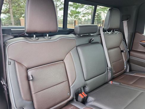 Certified 2022 GMC Sierra 1500 Denali image 9