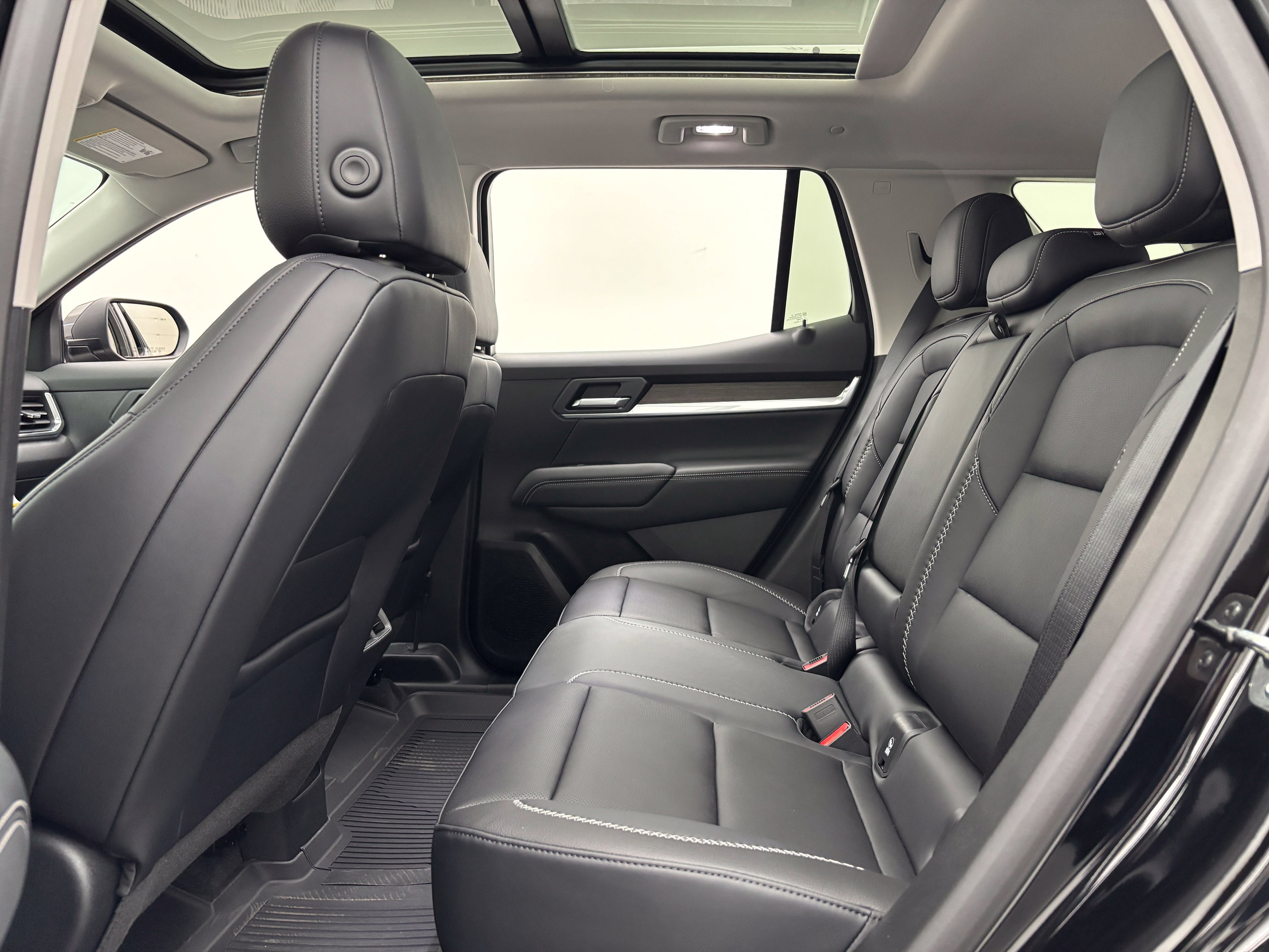 New 2027 GMC Terrain Denali w/ LPO, Floor Liner Package AWD/4WD image 42