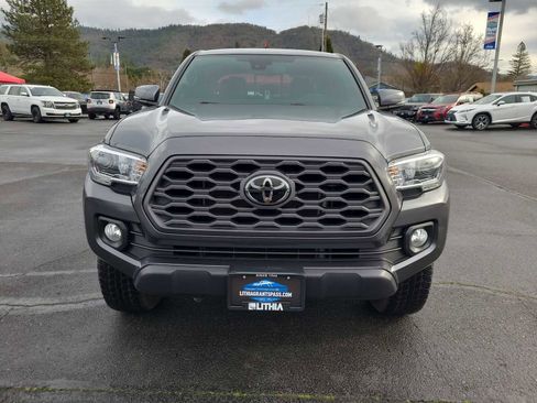 Used 2022 Toyota Tacoma TRD Off-Road w/ Black Out Package (TMS) image 14