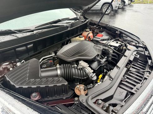 Used 2017 Cadillac XT5 Luxury image 36