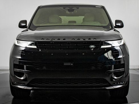 Used 2025 Land Rover Range Rover Sport Dynamic SE image 2