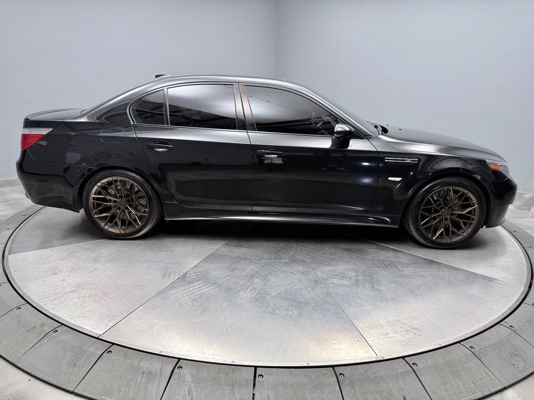 Used 2006 BMW M5 RWD image 4