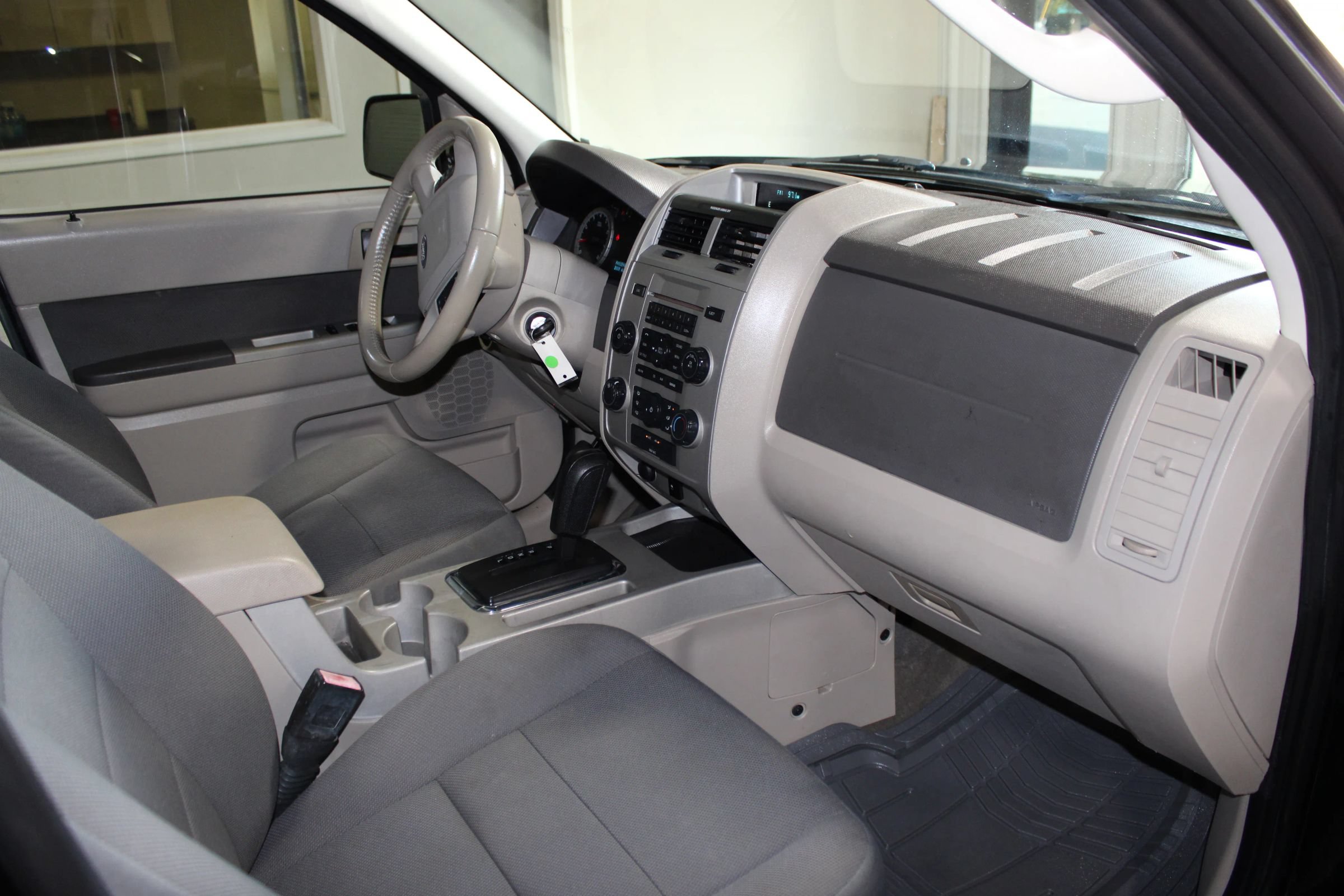 Used 2009 Ford Escape XLT FWD image 25