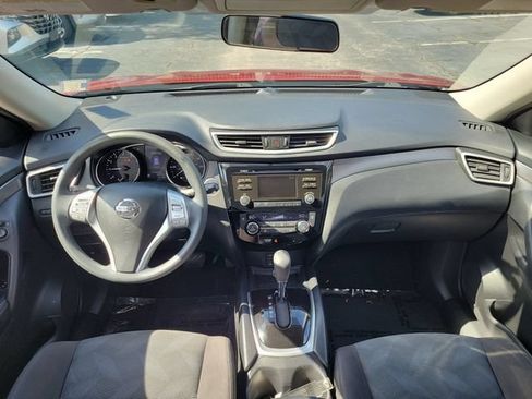 Used 2016 Nissan Rogue SV FWD image 10
