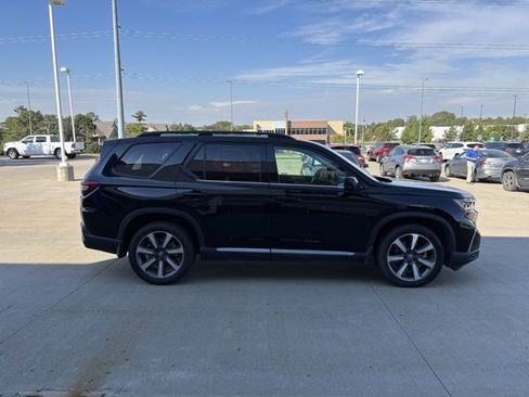 Certified 2023 Honda Pilot Touring image 4