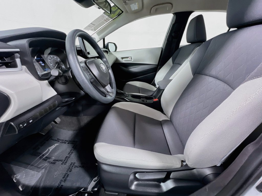 Used 2025 Toyota Corolla LE FWD image 12