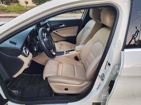 Used 2016 Mercedes-Benz GLA 250 image 21