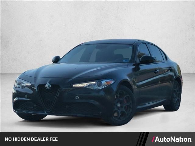 Used 2017 Alfa Romeo Giulia AWD image 1