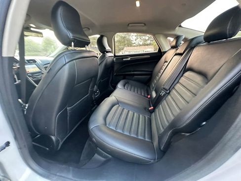 Used 2018 Ford Fusion SE w/ Equipment Group 602A FWD image 18