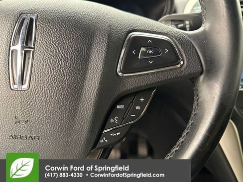 Used 2018 Lincoln MKC Select w/ Select Plus Package image 28