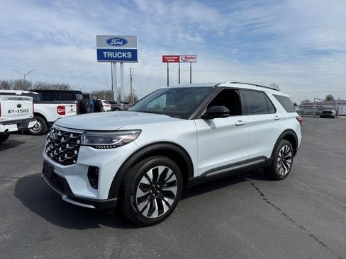 Certified 2025 Ford Explorer Platinum w/ LUX Leather Package AWD/4WD image 5