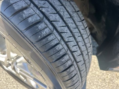 Used 2019 Toyota RAV4 XLE Premium image 32